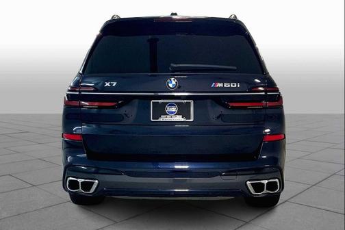2023 BMW X7 M60i