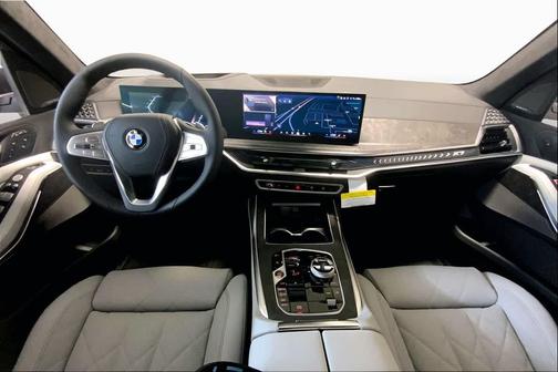 Black Sapphire Metallic 2026 BMW X7 xDrive40i