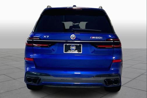 2023 BMW X7 M60i
