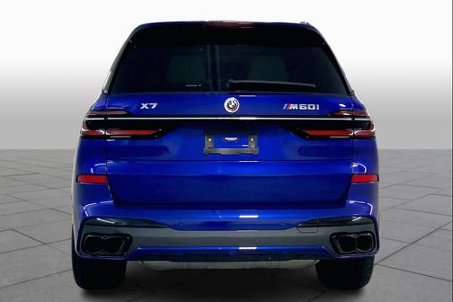 2023 BMW X7 M60i