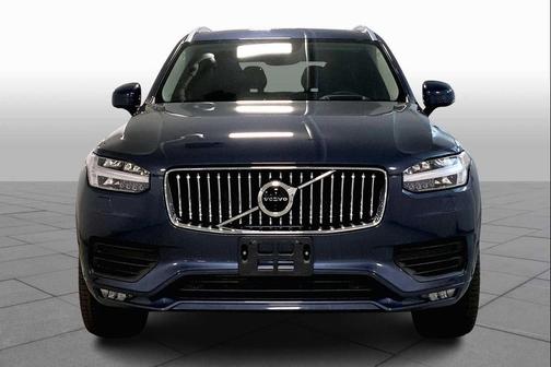2021 Volvo XC90 T6 Momentum