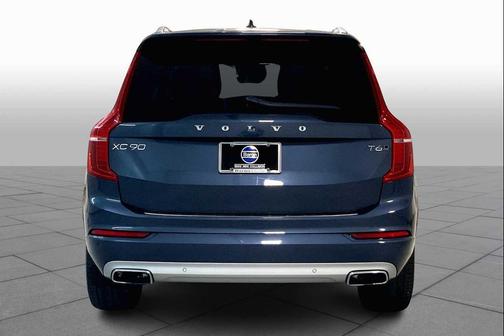 2021 Volvo XC90 T6 Momentum