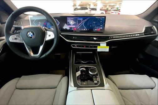 Black Sapphire Metallic 2026 BMW X7 xDrive40i