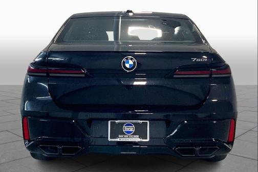 Black Sapphire Metallic 2026 BMW 760 xDrive