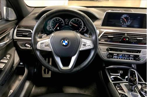 2017 BMW 750 i xDrive