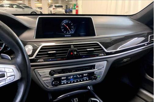 2017 BMW 750 i xDrive