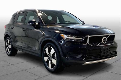 2019 Volvo XC40 T5 Momentum