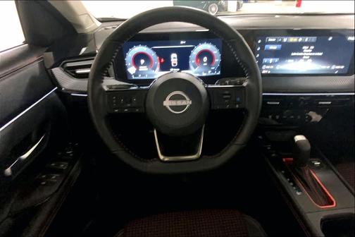 Gun Metallic/Super Black 2025 Nissan Kicks SR