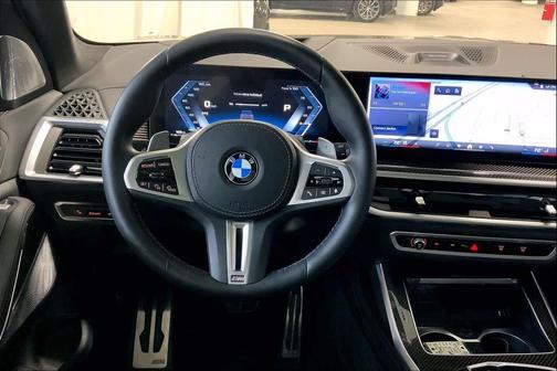 2025 BMW X7 M60i