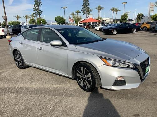 2022 Nissan Altima 2.5 SV