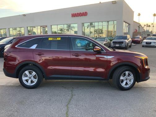 2025 Kia Sorento LX