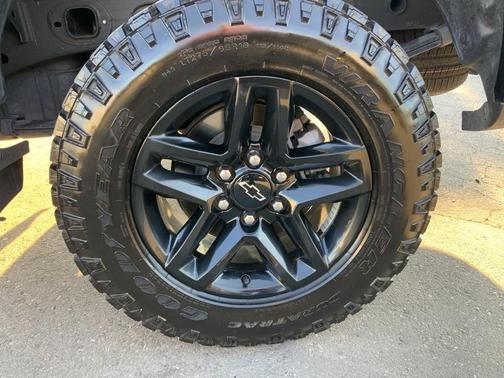 2022 Chevrolet Silverado 1500 Custom Trail Boss