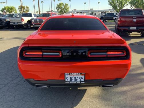 2015 Dodge Challenger SXT