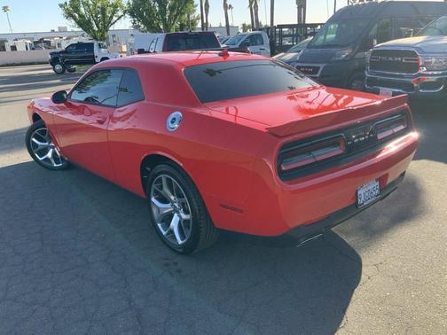2015 Dodge Challenger SXT