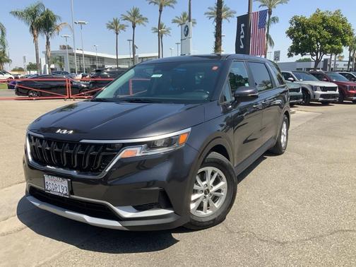 2023 Kia Carnival LX