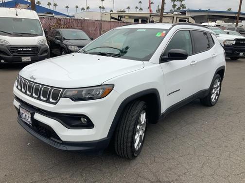 2022 Jeep Compass Latitude Lux
