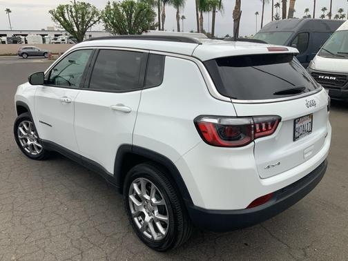 2022 Jeep Compass Latitude Lux
