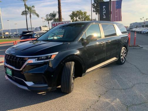 2024 Kia Carnival EX