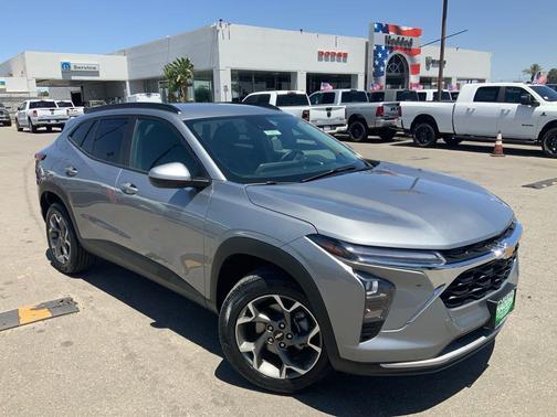 Sterling Gray Metallic 2025 Chevrolet Trax LT