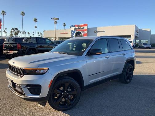 2022 Jeep Grand Cherokee Altitude