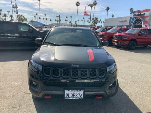 Diamond Black 2024 Jeep Compass Trailhawk