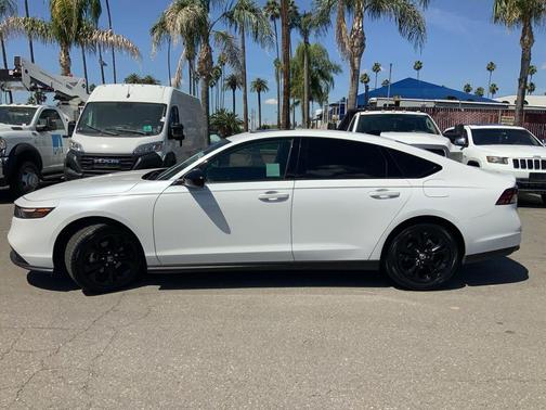 Platinum White 2025 Honda Accord SE