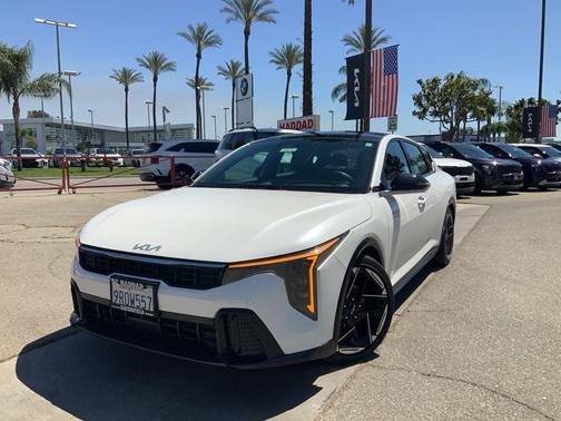 Snow White Pearl 2025 Kia K4 GT-Line