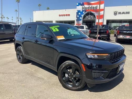 2025 Jeep Grand Cherokee Laredo