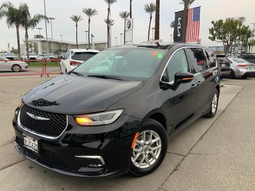 2024 Chrysler Pacifica Touring-L