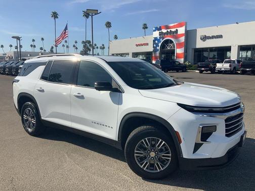 2024 Chevrolet Traverse LT