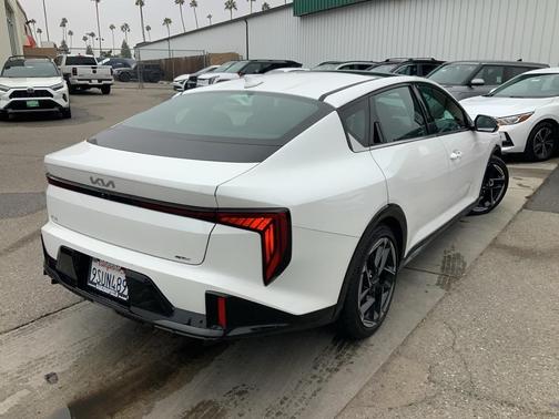 2025 Kia K4 GT-Line