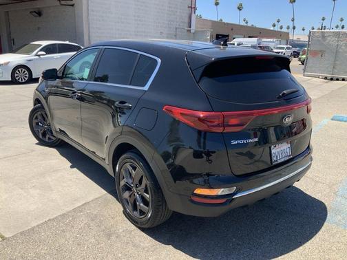 Black Cherry 2022 Kia Sportage LX