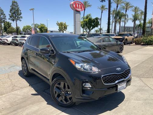 Black Cherry 2022 Kia Sportage LX
