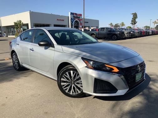 Brilliant Silver Metallic 2024 Nissan Altima 2.5 SV