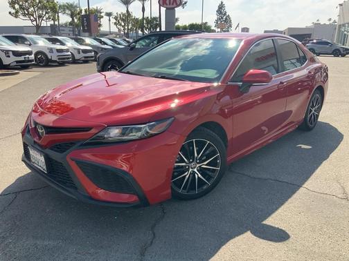 2022 Toyota Camry SE