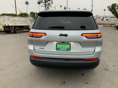 2023 Jeep Grand Cherokee L Laredo