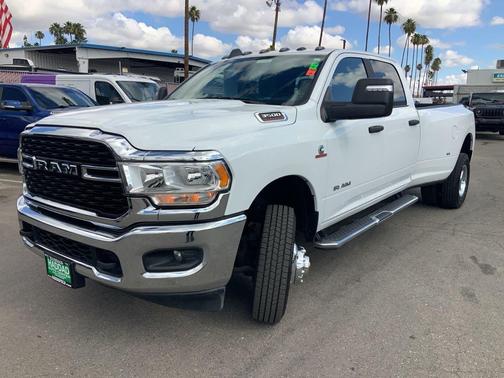 Bright White Clearcoat 2024 RAM 3500 Big Horn