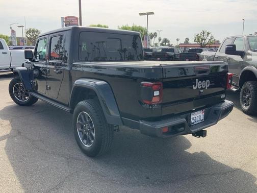 2022 Jeep Gladiator Overland