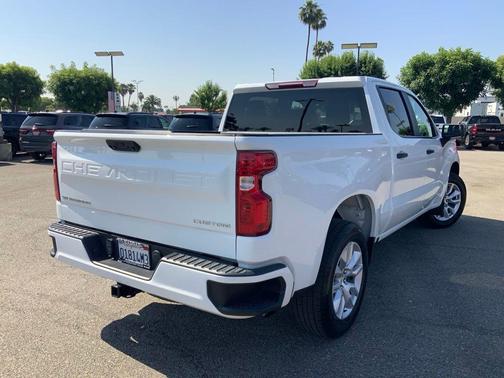 Summit White 2022 Chevrolet Silverado 1500 Custom