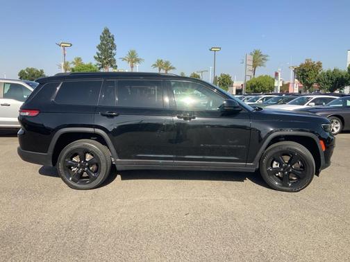2023 Jeep Grand Cherokee L Laredo