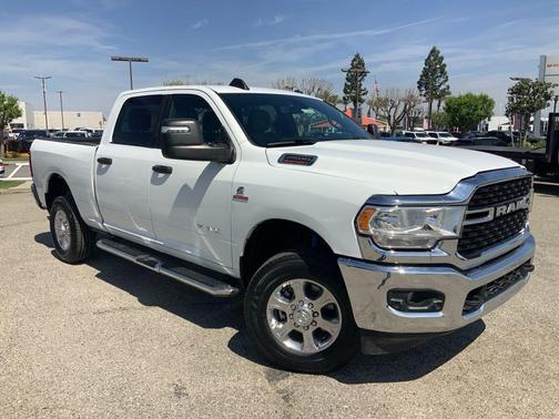 Bright White Clearcoat 2024 RAM 2500 Big Horn