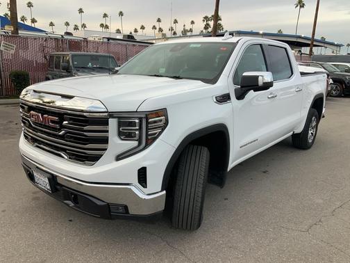 2024 GMC Sierra 1500 SLT