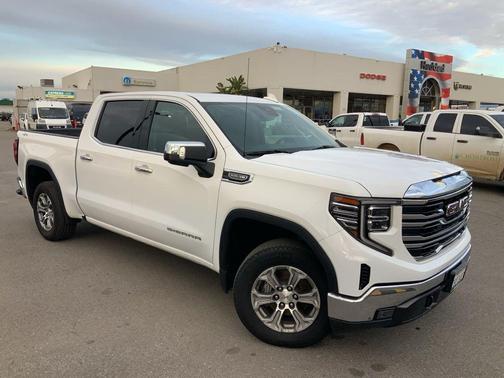 2024 GMC Sierra 1500 SLT