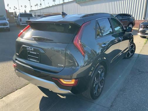 2024 Kia Niro Plug-In Hybrid SX Touring