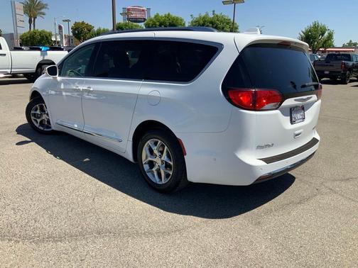 Bright White Clearcoat 2019 Chrysler Pacifica Limited