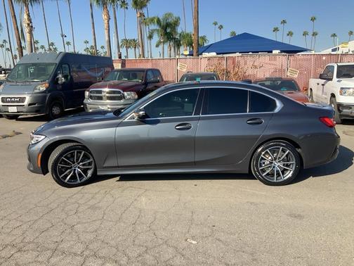 2019 BMW 330 i