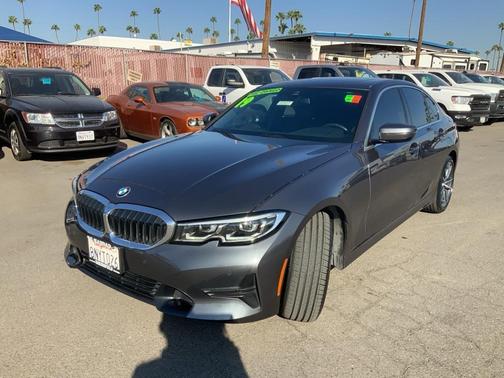 2019 BMW 330 i