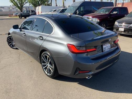2019 BMW 330 i