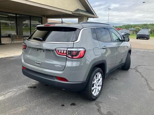 Gray 2024 Jeep Compass Latitude Lux