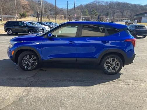 2024 Kia Seltos LX IVT AWD